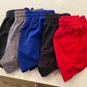 Lululemon size 6 Hotty Hot shorts 2.5"